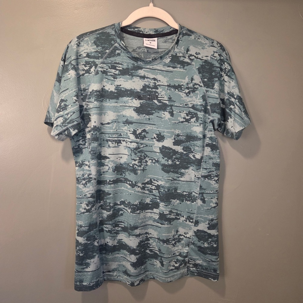 Gymshark Men's Camo Print Short Sleeve Active Shirt Size M Blue Green